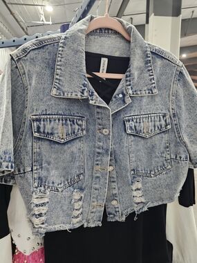 Cropped Distressed Light Wash Short sleeve Denim Jacket - Women